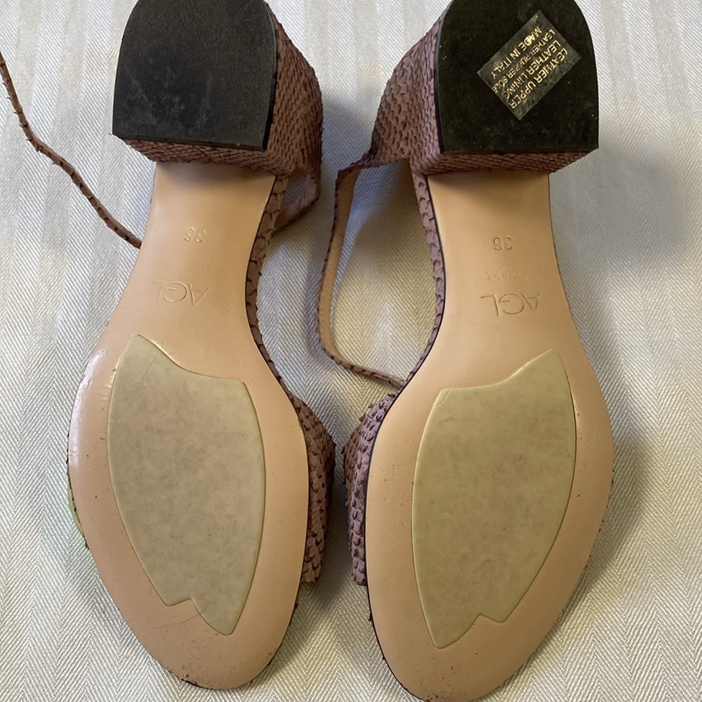 AGL sandals snake or crocodile skin embossed leather light mauve - NWOT - Picture 3 of 6